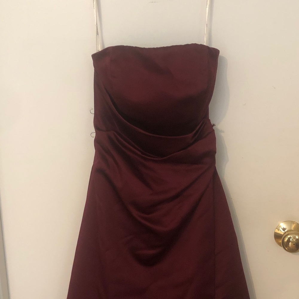 Chic Strapless burgundy strapless Dress